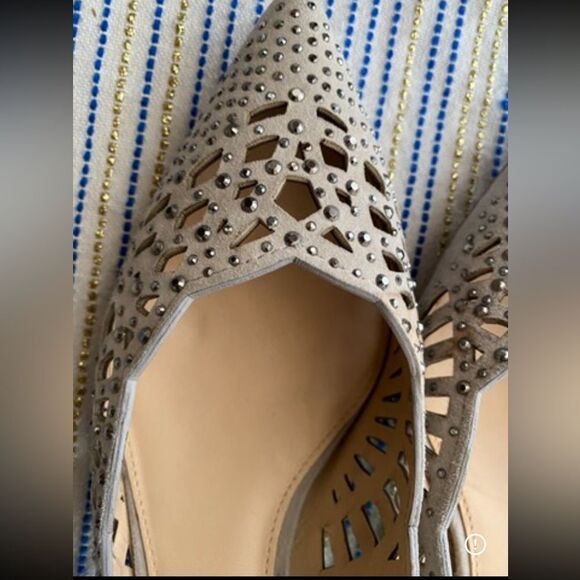 Staccato Kitten Heels Suede Sand Slip On Cutout Rhinestone Womens Sz  38 US 7.5 - Picture 3 of 15